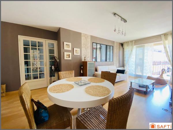 RESIDENCE DE STANDING, VERDOYANTE, CENTRE DE CAUDERAN / GRAND T2 RENOVE  / GRAND BALCON / PLACE EN SOUS SOL !