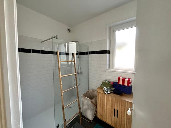 Grand appartement T4 de 100m2 avec garage + climatisation en hyper centre de Brive-la-Gaillarde