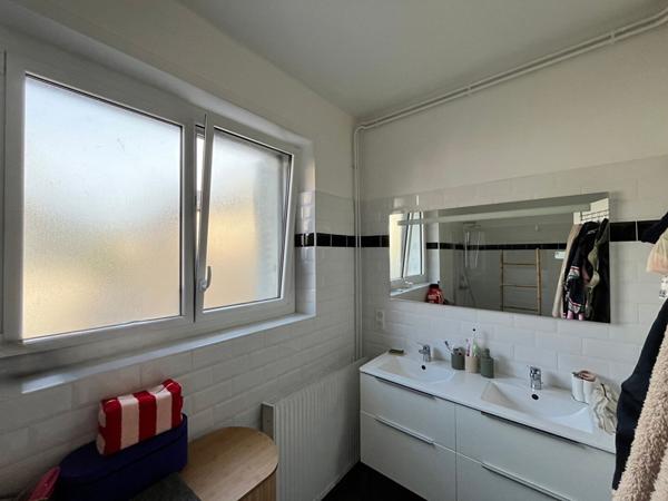 Grand appartement T4 de 100m2 avec garage + climatisation en hyper centre de Brive-la-Gaillarde