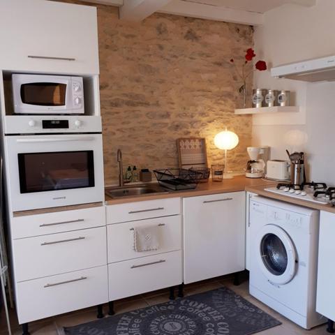 Maison ancienne en pierre avec 1 gîte et 2 chambres d'hôte