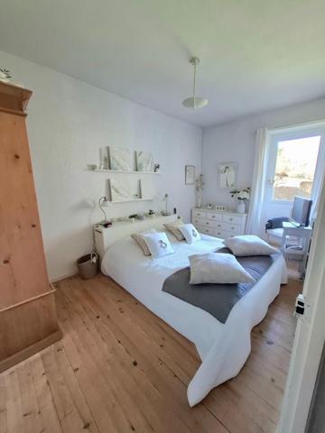 Maison ancienne en pierre avec 1 gîte et 2 chambres d'hôte