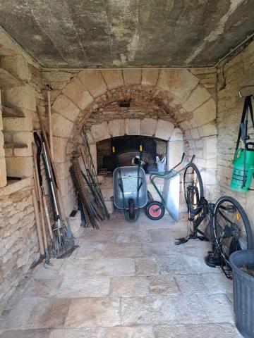 Maison ancienne en pierre avec 1 gîte et 2 chambres d'hôte