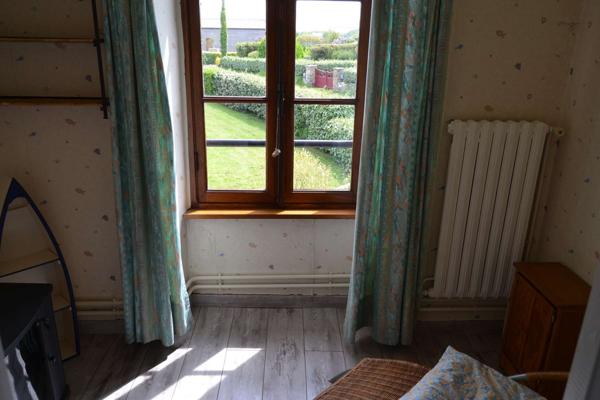 Plougasnou (29630) Plougasnou, entre le bourg et Terenez, maison bretonne en pierre, 4 ch sur 1900 m2 de terrain.