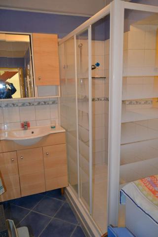 Plougasnou (29630) Plougasnou, entre le bourg et Terenez, maison bretonne en pierre, 4 ch sur 1900 m2 de terrain.