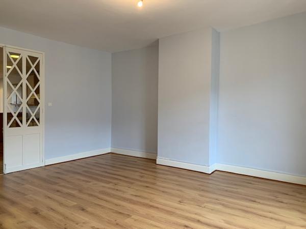 Location 5 Pieces 155 54000 Nancy 5373