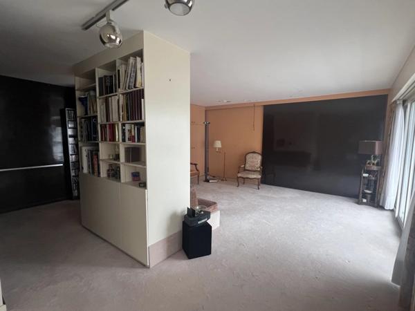 Paris XV – Lourmel : Grand appartement familial avec balcons et potentiel modulable