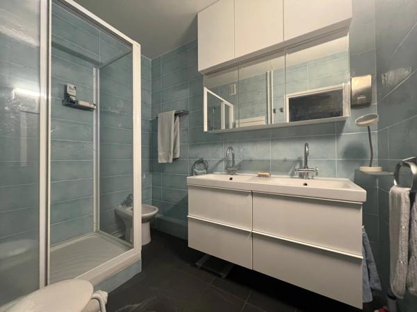 Paris XV – Lourmel : Grand appartement familial avec balcons et potentiel modulable