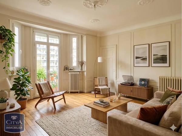 Appartement à louer 3 pièces 77.17m² Tours (37000)