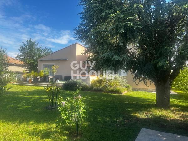 Maison Carcassonne 6 chambres , sous sol , terrain .