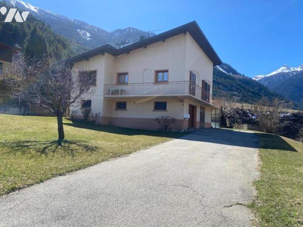 MAISON DE TYPE T5 AVEC GARAGE ET TERRAIN ATTENANT