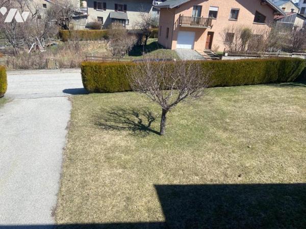MAISON DE TYPE T5 AVEC GARAGE ET TERRAIN ATTENANT