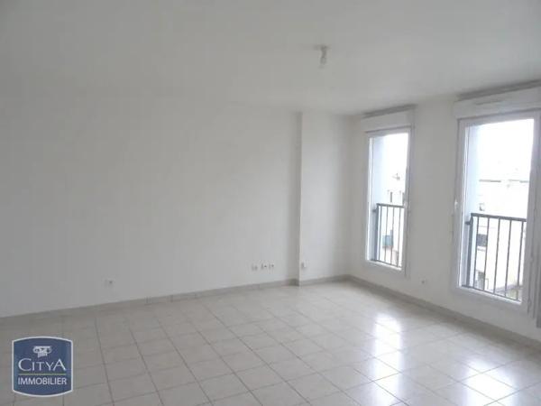 Appartement à louer 3 pièces 64.65m² Saint-Quentin (02100)