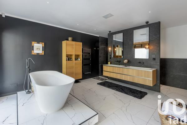 Maison à vendre 4 pièces 207 m² Lattes