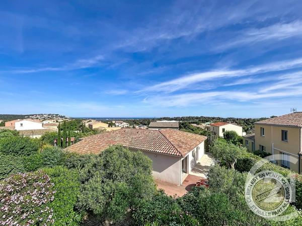 Maison à vendre  6 pièces - 110 m 2   LEUCATE  - 11