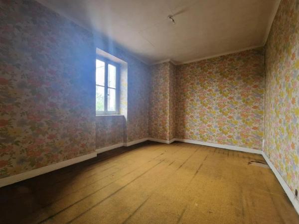 Maison 7 pièces – 244 m² – Garage – Potentiel d’aménagement