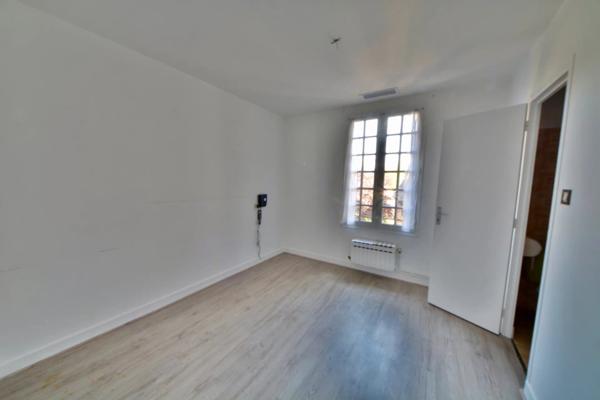 Vente Immeuble 23 pièces 780 m2 à Brive-la-Gaillarde