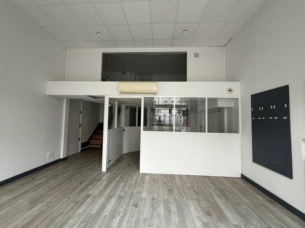 Commerce de 73m² à la location