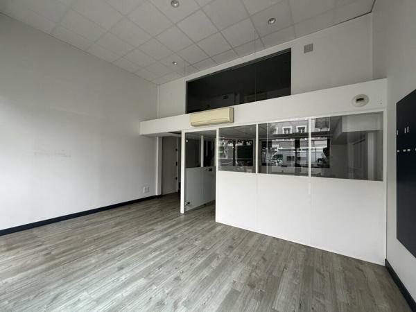 Commerce de 73m² à la location