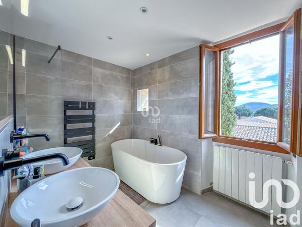 Maison à vendre 5 pièces 145 m² Le Plan-de-la-Tour