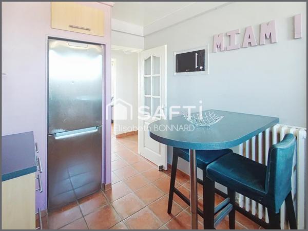 Hypercentre, T4 meublé, lumineux, dernier étage