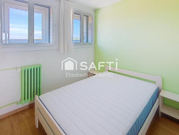 Hypercentre, T4 meublé, lumineux, dernier étage