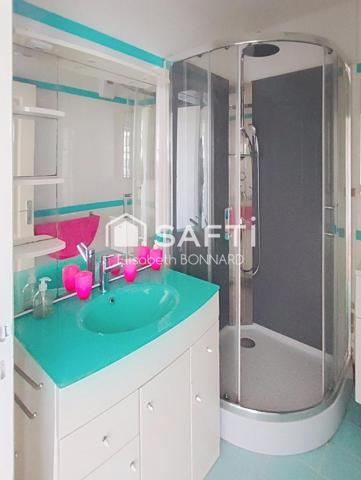 Hypercentre, T4 meublé, lumineux, dernier étage