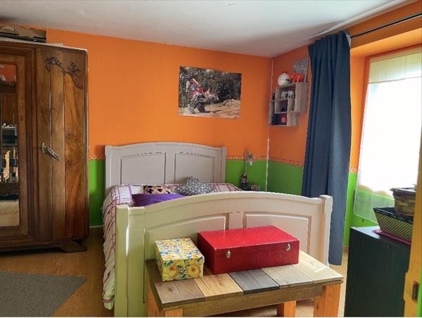 Maison 2 chambres avec diverses dépendances