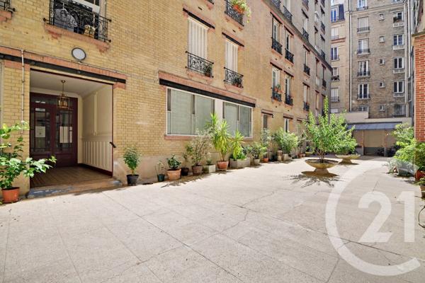 Appartement F2 à vendre  3 pièces - 60,56 m2 PARIS - 75015