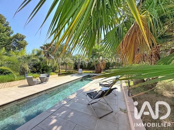 Maison à vendre 6 pièces 243 m² Sanary-sur-Mer
