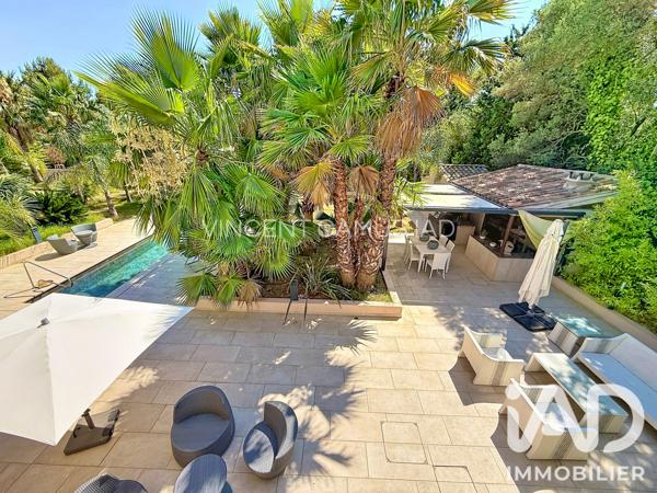 Maison à vendre 6 pièces 243 m² Sanary-sur-Mer
