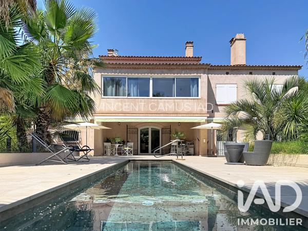 Maison à vendre 6 pièces 243 m² Sanary-sur-Mer