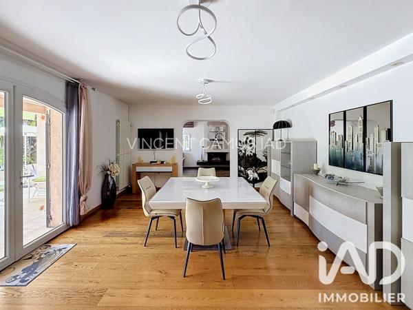 Maison à vendre 6 pièces 243 m² Sanary-sur-Mer