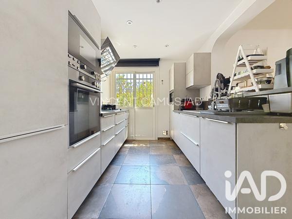 Maison à vendre 6 pièces 243 m² Sanary-sur-Mer