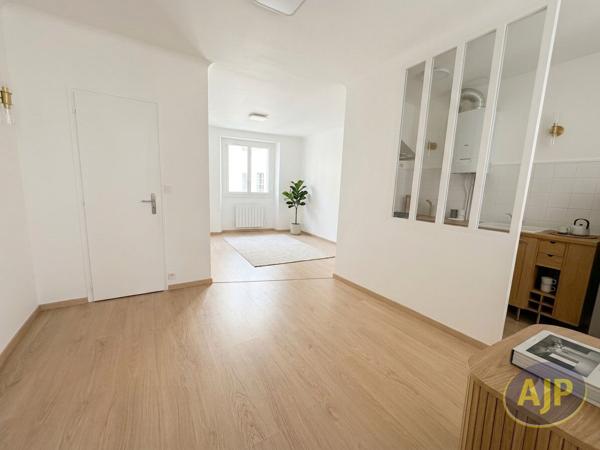 Appartement à vendre Nantes - 1 pièces, 28m² avec 0 chambre(s) à 119 020€ - AJP Immobilier Nantes Ouest