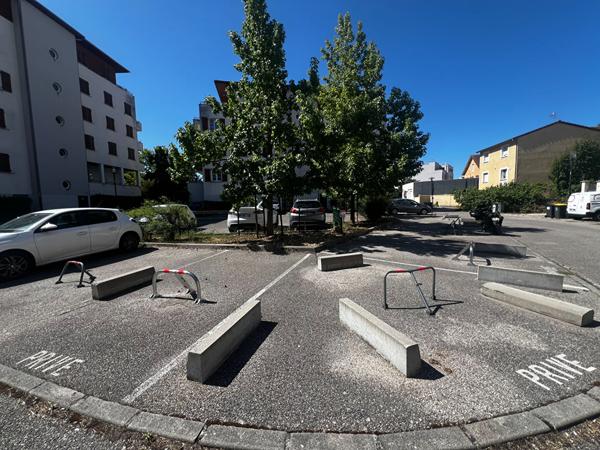 Place de parking - Pont De Cheruy