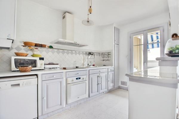 T3 Port de Carqueiranne, parking, cave et poss garage en supplément !