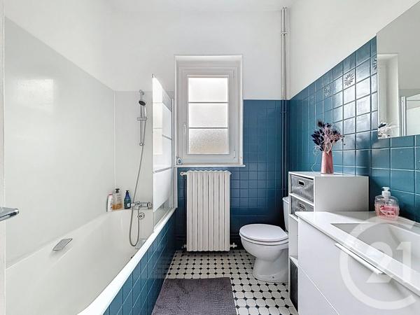 Maison à vendre  10 pièces - 224 m 2   ST POURCAIN SUR SIOULE  - 03