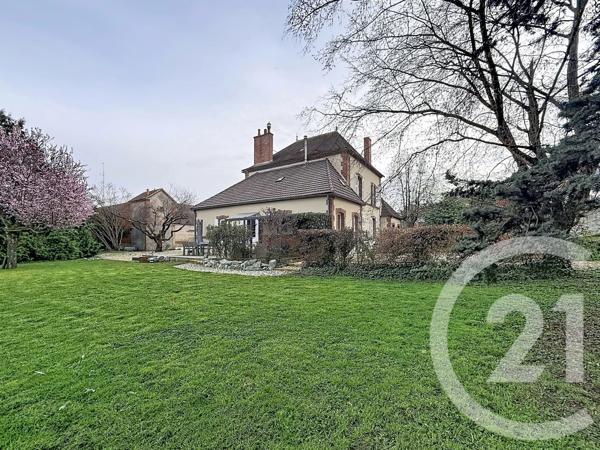 Maison à vendre  10 pièces - 224 m 2   ST POURCAIN SUR SIOULE  - 03