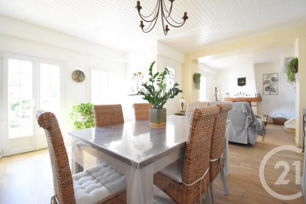 Maison à vendre  10 pièces - 224 m 2   ST POURCAIN SUR SIOULE  - 03