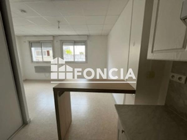 Location Studio 24.4 m² - 52 RUE MONTBRON Angouleme 16000