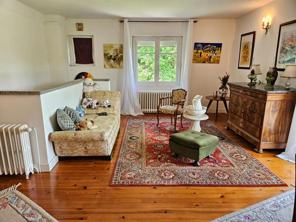 Maison de caractère en pierre 350 m² - 4 chambres - piscine chauffée - parc 3500 m²
