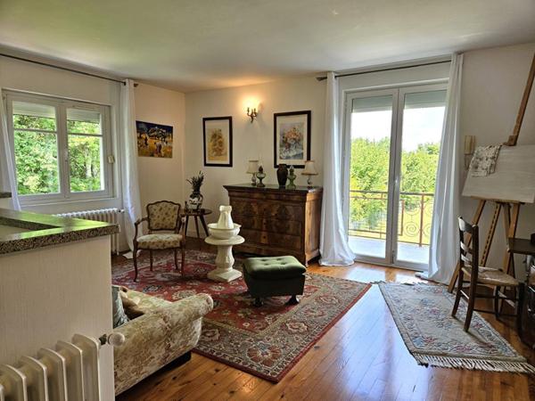 Maison de caractère en pierre 350 m² - 4 chambres - piscine chauffée - parc 3500 m²