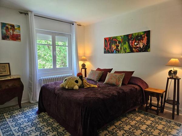 Maison de caractère en pierre 350 m² - 4 chambres - piscine chauffée - parc 3500 m²