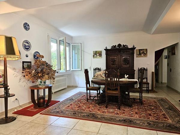 Maison de caractère en pierre 350 m² - 4 chambres - piscine chauffée - parc 3500 m²