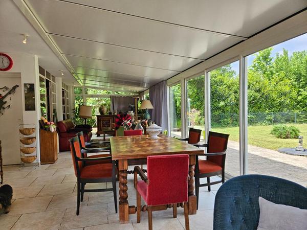Maison de caractère en pierre 350 m² - 4 chambres - piscine chauffée - parc 3500 m²