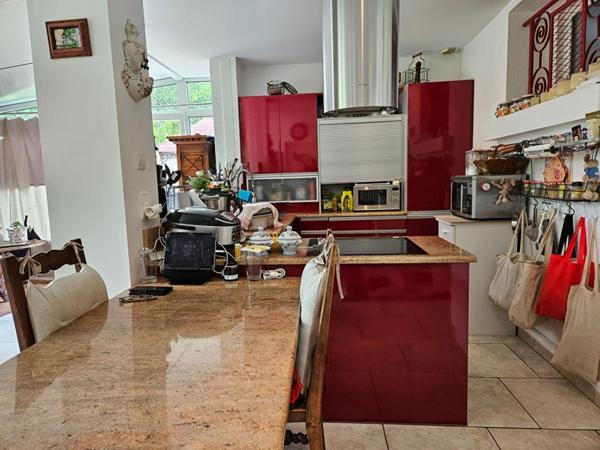 Maison de caractère en pierre 350 m² - 4 chambres - piscine chauffée - parc 3500 m²