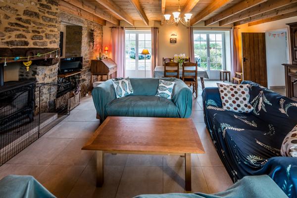 Sylvie Tromelin vous présente cette maison en pierre de 150m² située à Plouguerneau