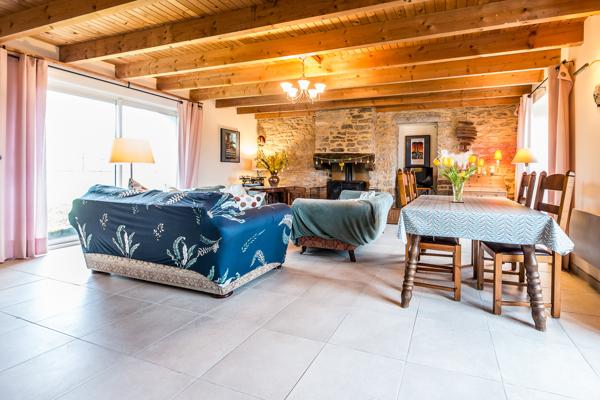 Sylvie Tromelin vous présente cette maison en pierre de 150m² située à Plouguerneau