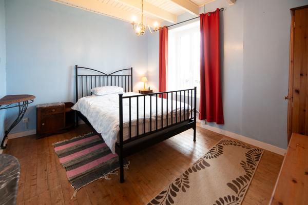 Sylvie Tromelin vous présente cette maison en pierre de 150m² située à Plouguerneau
