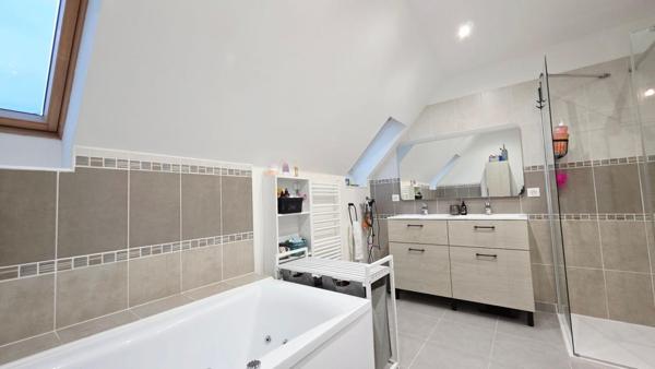 MAISON BOURGES 108M² 5 PIECES 3 CHAMBRES JARDIN